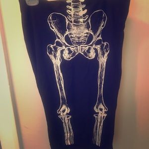 Skeletal print pencil skirt